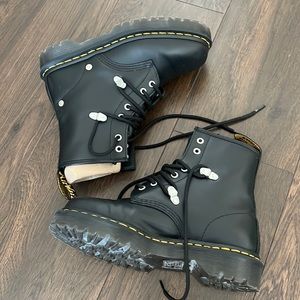 Dr Martens platform in black